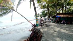 20 Rumah Cipatuguran Terancam Tergerus Air Laut, Begini Kondisinya