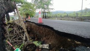 Jalan Muara Citepus Palabuhanratu Nyaris Terputus, Ini Penyebabnya