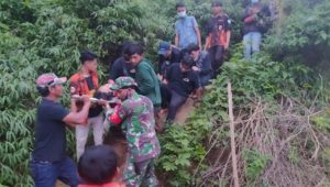 Remaja Asal Parungkuda Sukabumi Jatuh dari Puncak Gunung Batu Sukamakmur