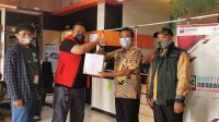 Memanfaatkan Layanan Jaringan 4G LTE, Telkomsel Serahkan Modem ORBIT Max untuk Pelanggan di Kecamatan Kadudampit Sukabumi