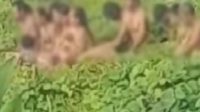 Belasan Pria dan Wanita Pengikut Aliran Hakekok Mandi Bareng Tanpa Busana