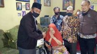 Baznas Kota Sukabumi Salurkan Kursi Roda
