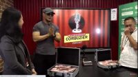 GM Irene Kalahkan Dewa Kipas dalam Duel Catur Deddy Corbuzier