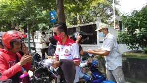 3.000 Masker Ditebar di Pasar Palabuhanratu