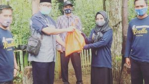 Abdul Muiz Dukung Pengembangan Petani Rosella di Jampang Kulon