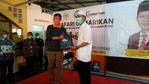 Cegah Stunting, drh Slamet Bagikan Ribuan Paket Olahan Ikan