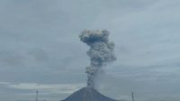 Gunung Sinabung Kembali semburkan abu vulkanik setinggi 3.500 meter