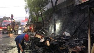 3 Kios PKL di Jalan RA Kosasih Kota Sukabumi, Hangus Dilalap Si Jago Merah