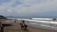 Pantai Palabuhanratu Kabupaten Sukabumi.
