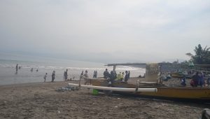 Melihat Kondisi Pantai Palabuhanratu Usai Dibubarkan Petugas, Wisatawan : Kami Ingin Bahagia