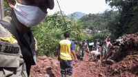 Leuwiliang Lumpuh, Longsor Terjang Akses Jalan Penghubung Antar Kampung