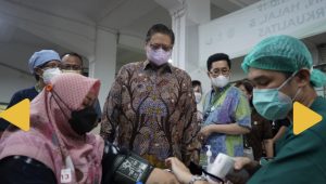 Berkunjung ke Sentra vaksinasi Serviam, Menko Airlangga Ingatkan Masyarakat Tetap Patuhi Protokol Kesehatan