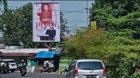 Pemasangan Baliho Tes Ombak Puan Tatap Pilpres 2024