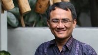 Andi Arief: Selamat Ulang Tahun Jokowi, Jangan Pernah Menambah Waktu Berkuasa Ya
