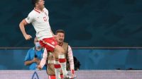 Lewandowksi paksa Spanyol Bermain Seri 1-1