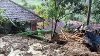 Longsor Cibeber, 214 Jiwa Mengungsi, 17 Rumah Rusak