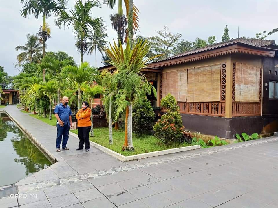 Saung Geulis