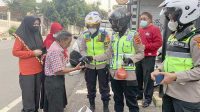 Jumat Berkah, FDS dan Polresta Sukabumi Bagikan Ratusan Nasi Kotak