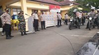 TNI Polri Susur Kampung di Kabupaten Sukabumi, Bagikan Sembako