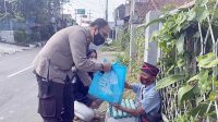 Bantu Warga, Polresta Sukabumi Distribusikan 50 Paket Sembako