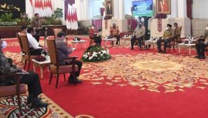 Jokowi Diapit Megawati dan Prabowo, Artinya…