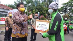 Gelar Buah Nusantara ke-6, Menko Airlangga Ajak Berbagi Buah Untuk Tingkatkan Kesembuhan dan Imunitas
