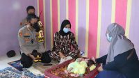 Kapolres Sukabumi Jenguk Bayi Kembar Siam di Cikembar