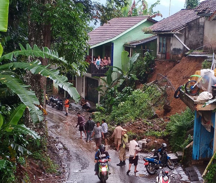Bencana longsor Sukabumi