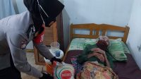 Bantu Warga, Polwan Polsek Warudoyong Blusukan