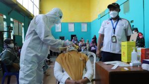Pertamina Retail Gelar Test Antigen Gratis Dan Bagikan Ratusan Paket Sembako Pada Warga Desa Sukajaya