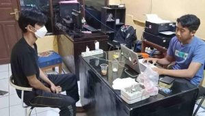 Polsek Cibadak Ringkus Dua Begal Handphone yang Beraksi di Karang Tengah