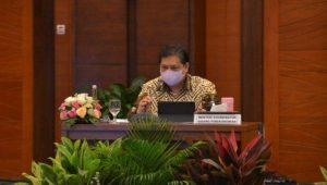 Menko Airlangga: Kebijakan Mandatori B30 Terbukti Untungkan Petani Sawit