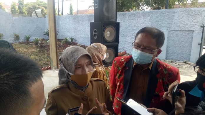Kepala KCD Wilayah VI Disdik Jawa Barat Endang Susilastuti