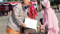 Hari Jadi ke-151, Bupati Sukabumi Berikan Penghargaan dan Bantuan Bagi Disabilitas