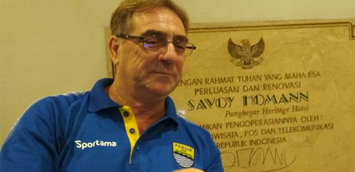 Pelatih Persib Bandung, Robert Alberts