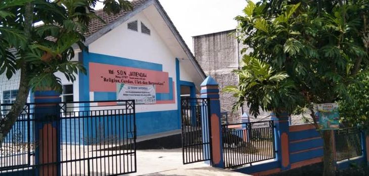 Sekolah-di-kecamatan-Cilengkrang
