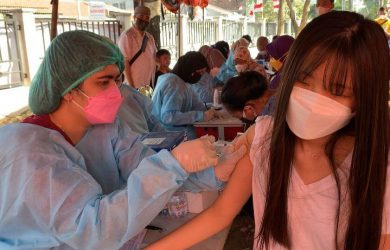 Vaksinasi covid-19 di PMI Kota Bekasi