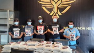 Peduli Sopir jurusan Sukabumi-Bogor, YSG Center Bagikan Beras