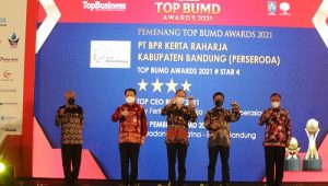 Bupati Bandung Raih TOP Pembina BUMD 2021