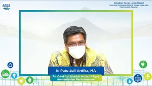 Danone Aqua Berkomitmen Bangun PLTS Atap di 17 Pabrik