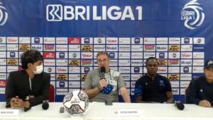 Tumbangkan Persipura, Pelatih Persib Bandung puas dengan penampilan Anak Asuhnya