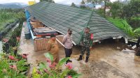 Cuaca Ekstrem Sukabumi, Bale Sawala Ambruk Timpa 10 Ibu-ibu KWT Desa Kebonpedes