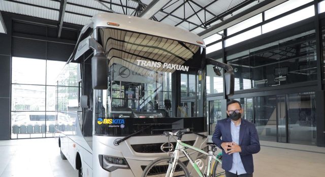 Wali Kota Bima Arya bersama Bus Kita Trans Pakuan