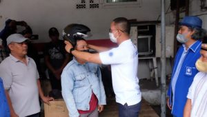 Helm Ramah Lingkungan Disebar ke Ojol dan Opang di Cianjur