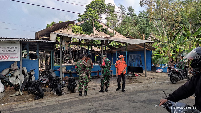 kebakaran di Kampung Cikeong