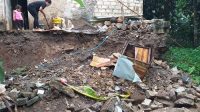 Empat Rumah di Cibadak Terancam Longsor