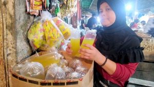 Harga Minyak Curah Melambung, Pedagang Gorengan Menjerit