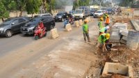 Pembatas Jalan Sentul-Kandang Roda Dibongkar, Bahayakan Pengendara