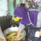 Penjual Gorengan Kebal Minyak Mendidih,