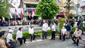 Didampingi Airlangga Presiden Jokowi Memulai Program BT-PKLW di Yogyakarta